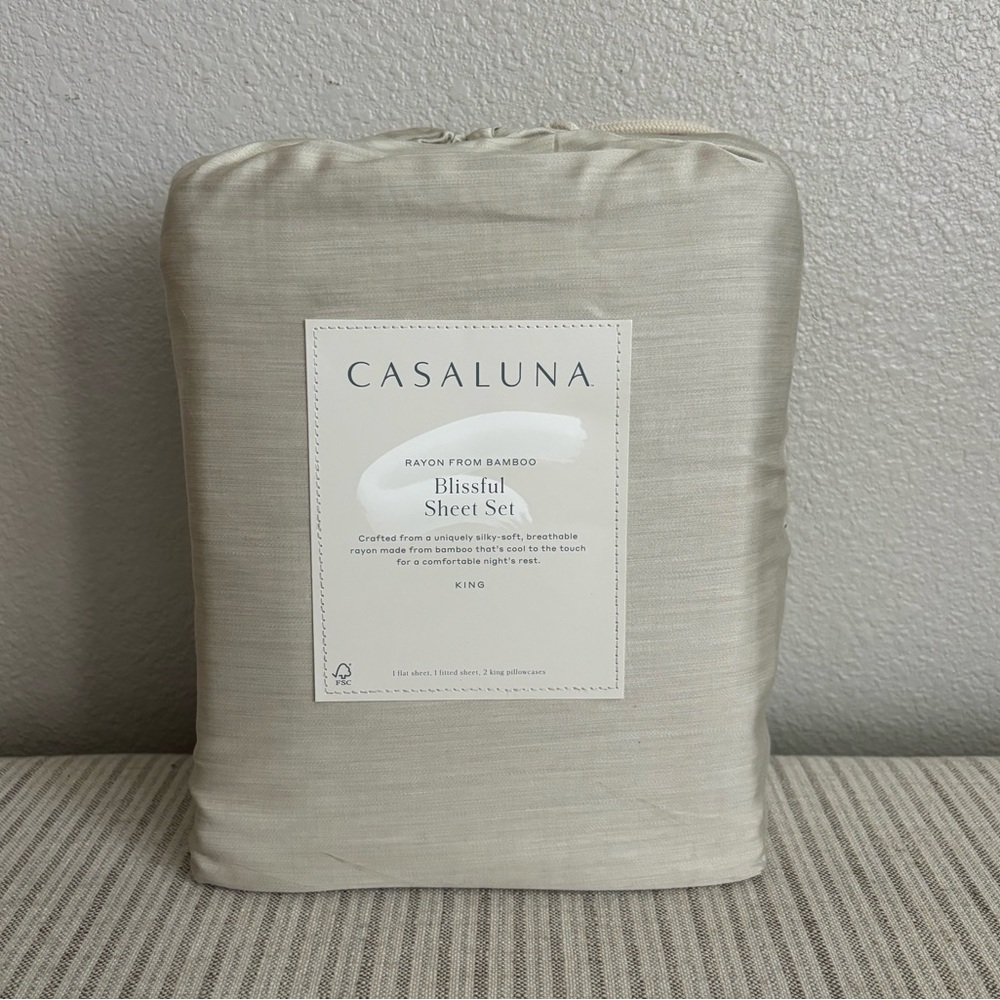NWT King 400 Thread Count Rayon from Bamboo Sheet Set Light Olive Green Casaluna